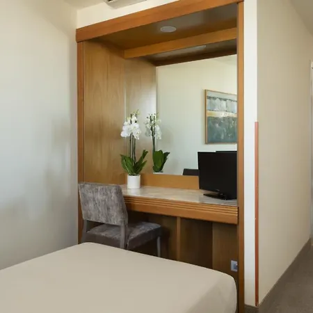 Grifone - Meetings & 4*